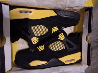 Jordan 4 Thunder Yellow Sz 10