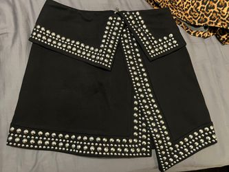 Rivet skirt size 10.   100%new