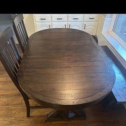 Reduced!! Kitchen Table w/ 2 Chairs & Bench 