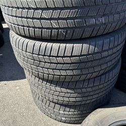 265/70r17 Michelin Tires En Excelentes Condiciones De Vida Las4 