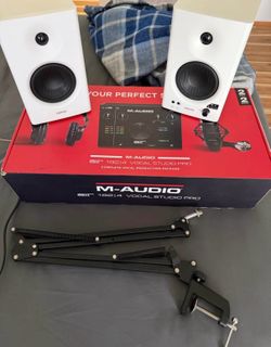 Home Studio M-Audio with speakers EDIFIER