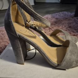 BEAUTIFUL NEW J. ADAMS GRAY SUEDE HEELS!! SIZE:8 🔥🔥🔥🔥 $ THIS WEEK ONLY $20!!