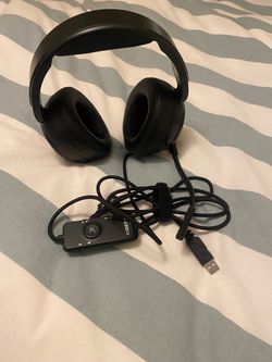 Wired Gaming Headset with Movable Microphone