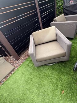 Crate and Barrel Outdoor Furniture