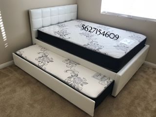 Trundle New Beds, Full Over Twin.  Nuedos Con Colchones