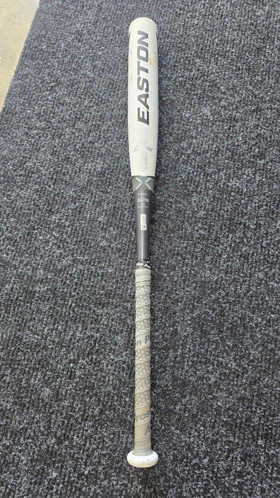 Easton Ghost Softball/Fastpitch Bat 30" -11 **Willing To Meet**
