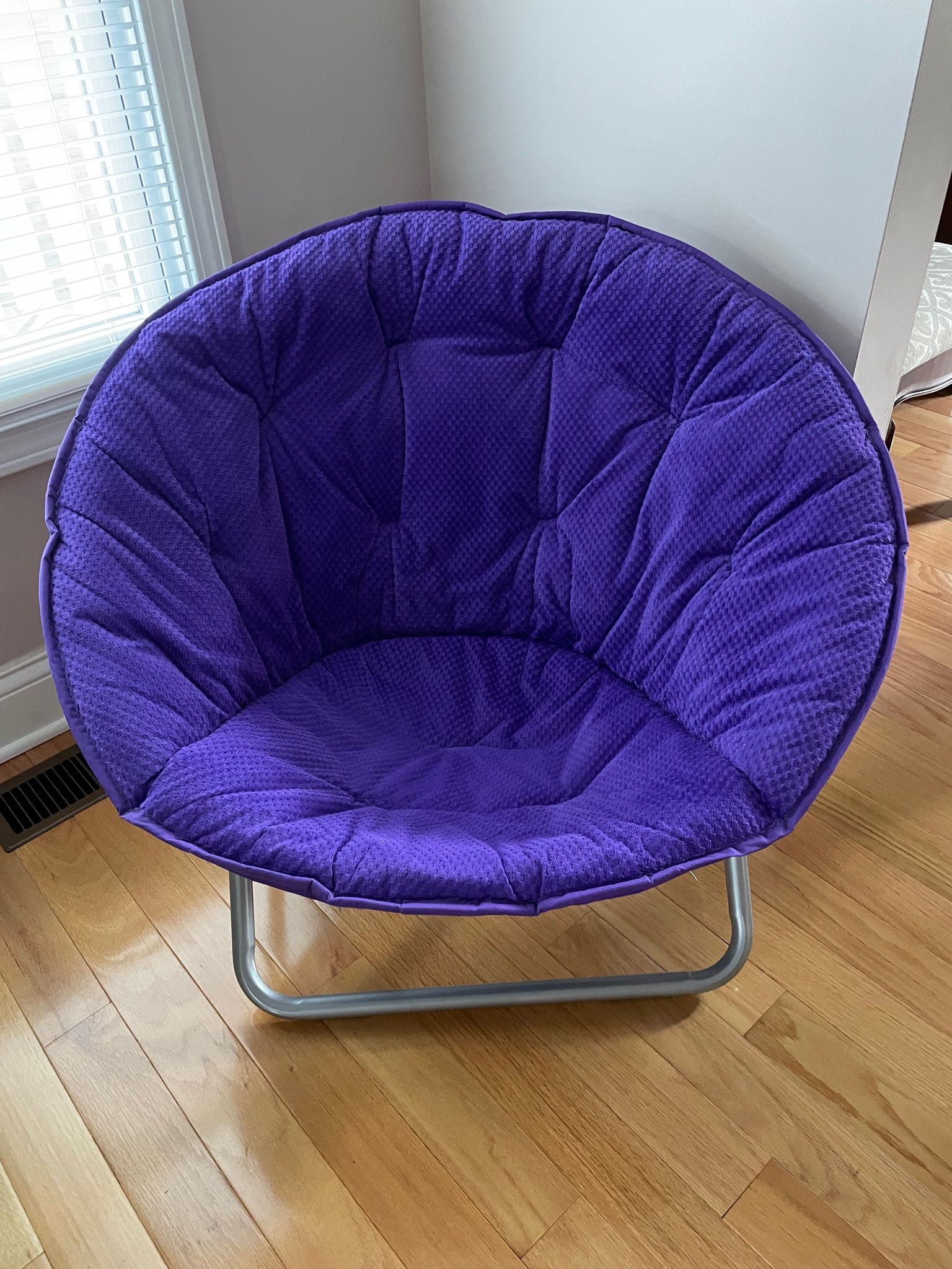34” Saucer Chair Purple Very Sturdy EUC