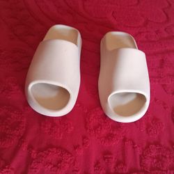 Yeezy Shoes Size 10 $20