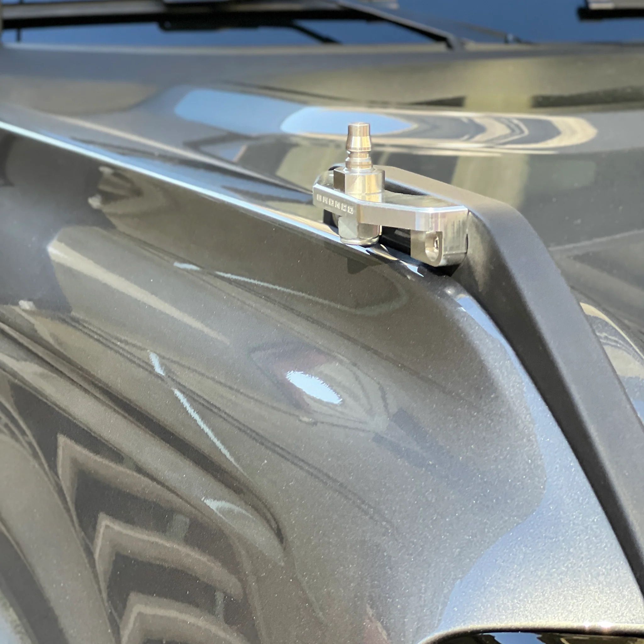 Ford 6G Bronco Wildtrak Flag Mount