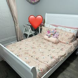 Full Size Bed Set 