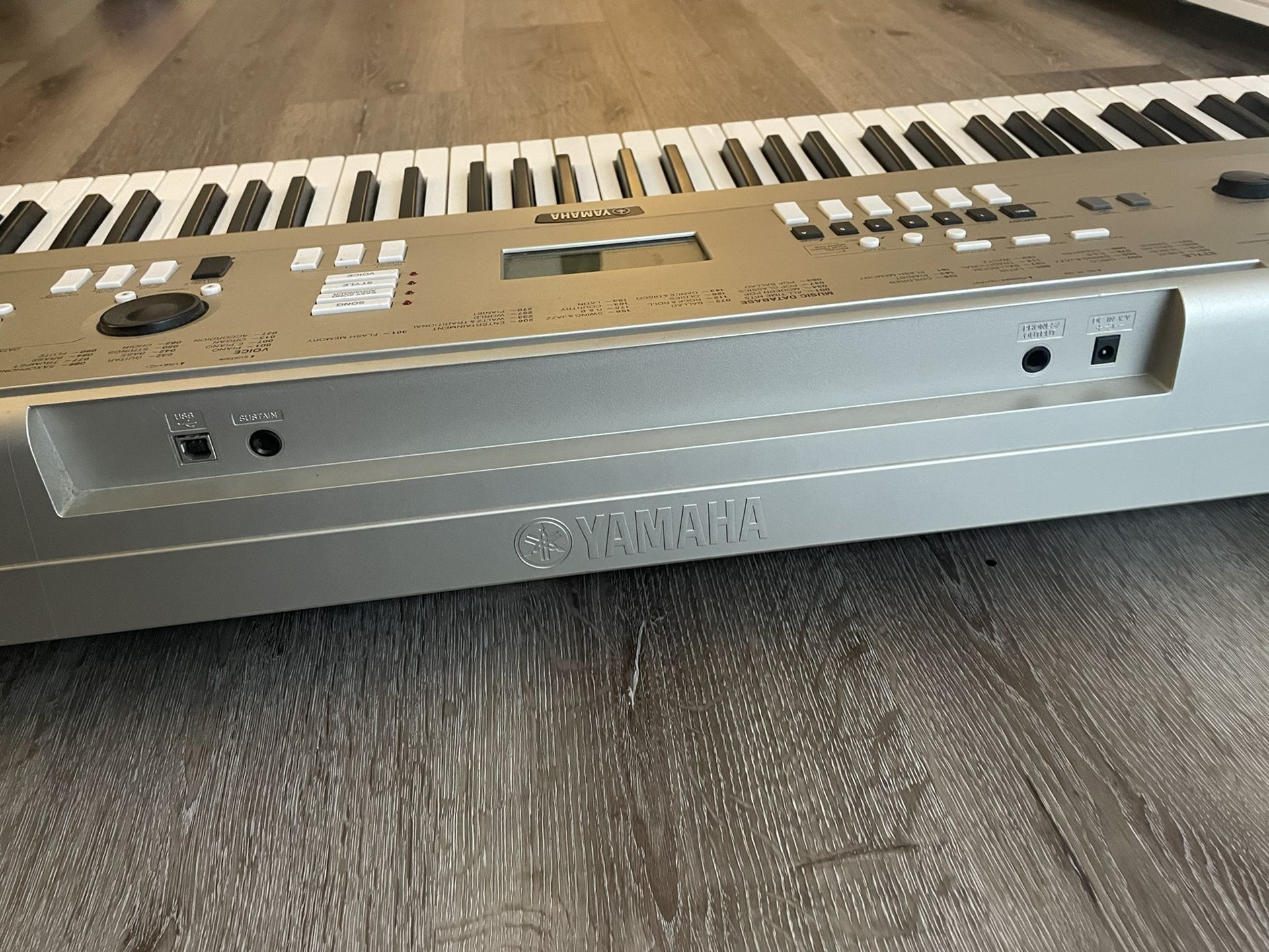 Yamaha YPG-235 Portable Keyboard