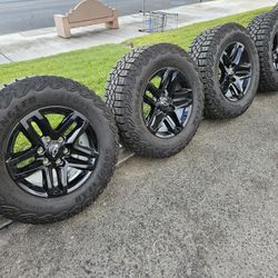 18" CHEVY SILVERADO TRAIL BOSS RIMS & TIRES 