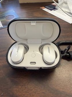 ose QuietComfort Noise Cancelling True Wireless Earbuds with Case, White