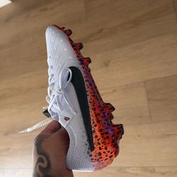 Nike Tiempo Legend 10 Elite Electric FG Low-Top Soccer Cleats