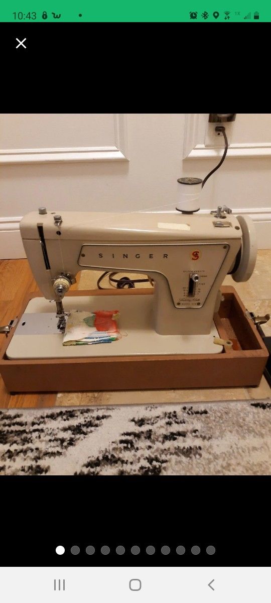 Singer 239 Sewing Machine & Case