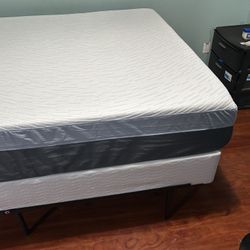 zinus queen matterss base and bed frame 