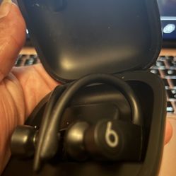 Power Beats Pro Wireless Ear Phones Black