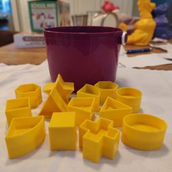 Vintage Tupperware Pail With Shapes