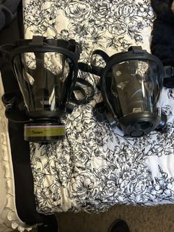 Full Face Respirator W/ 2 Filters : 2 Sets Available 