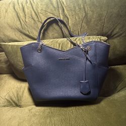 👜 Michael Kors Jet Set Travel Tote – Brand New with Tags 