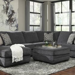 Tracling Slate LAF Sectional

