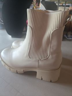 Boots $15 size 9