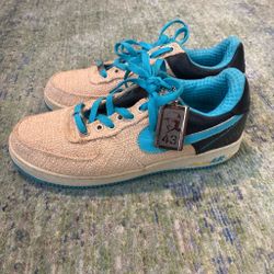 Nike Air Force 1 Low Supreme Edition Sneakers