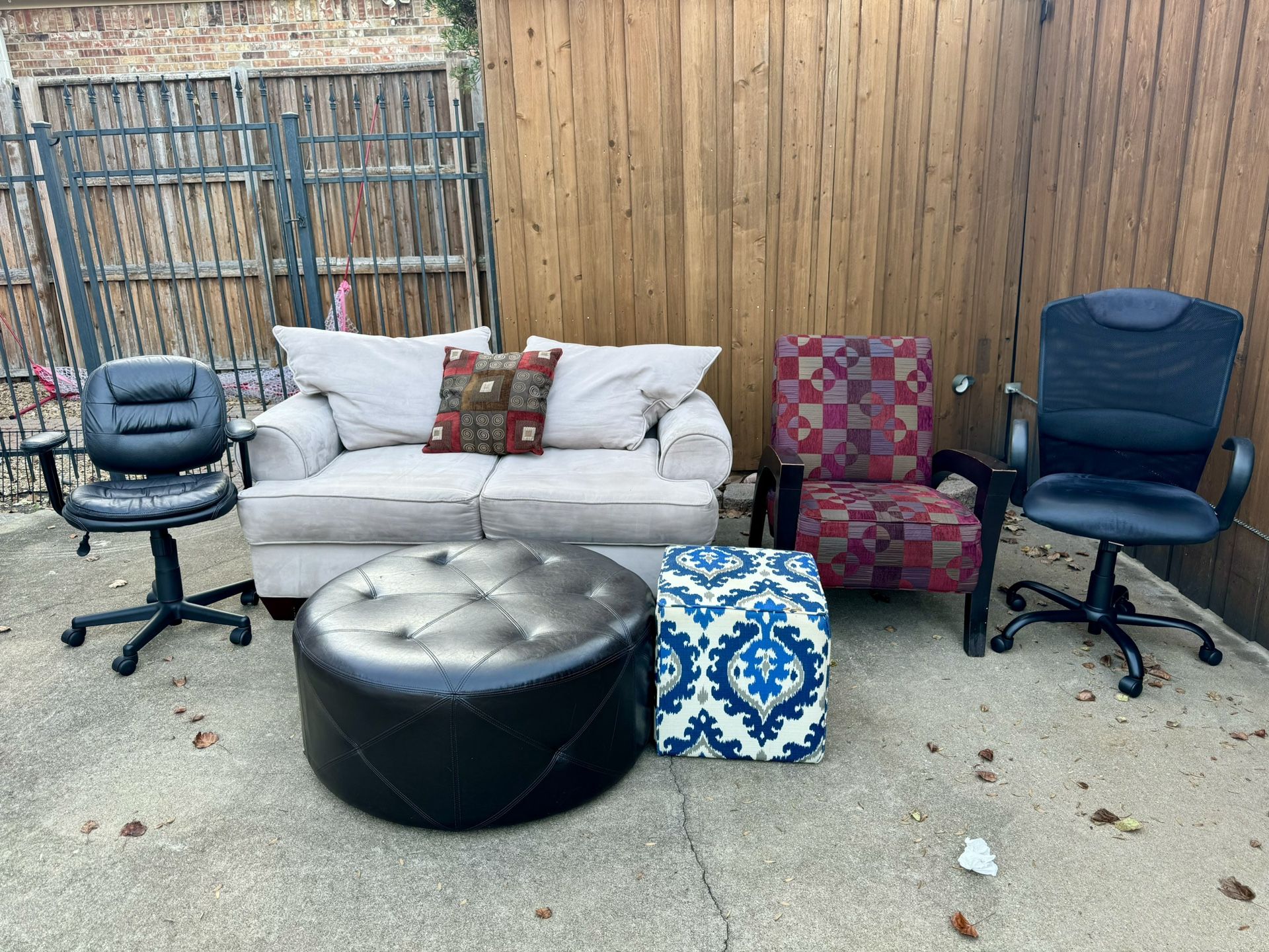 Free Furniture For Pick Up