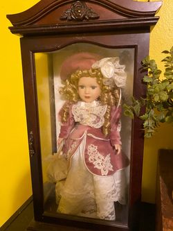 1999 Camellia Garden Porcelain Doll in Display Case