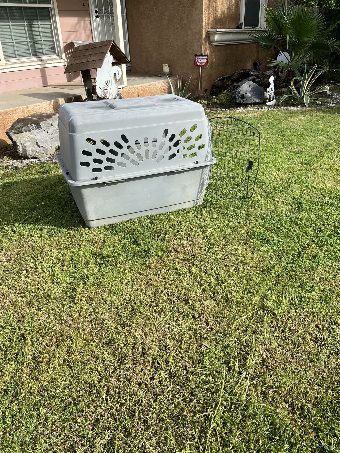 Large Like New Dog Kennel