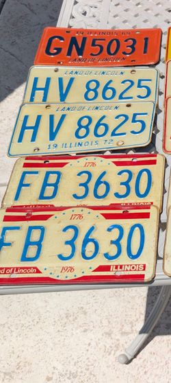 vintage Illinois plates