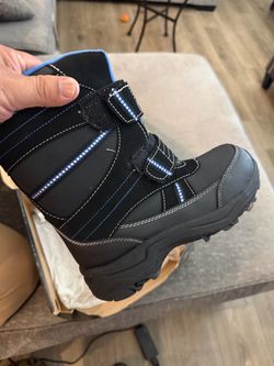 Kids snow boots