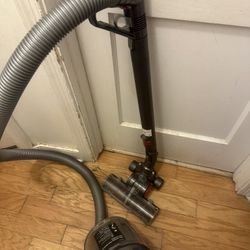 Dyson Vacuum 