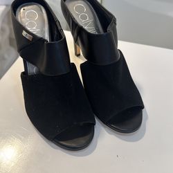 CALVIN KLEIM SATCHET BLACK HEELS