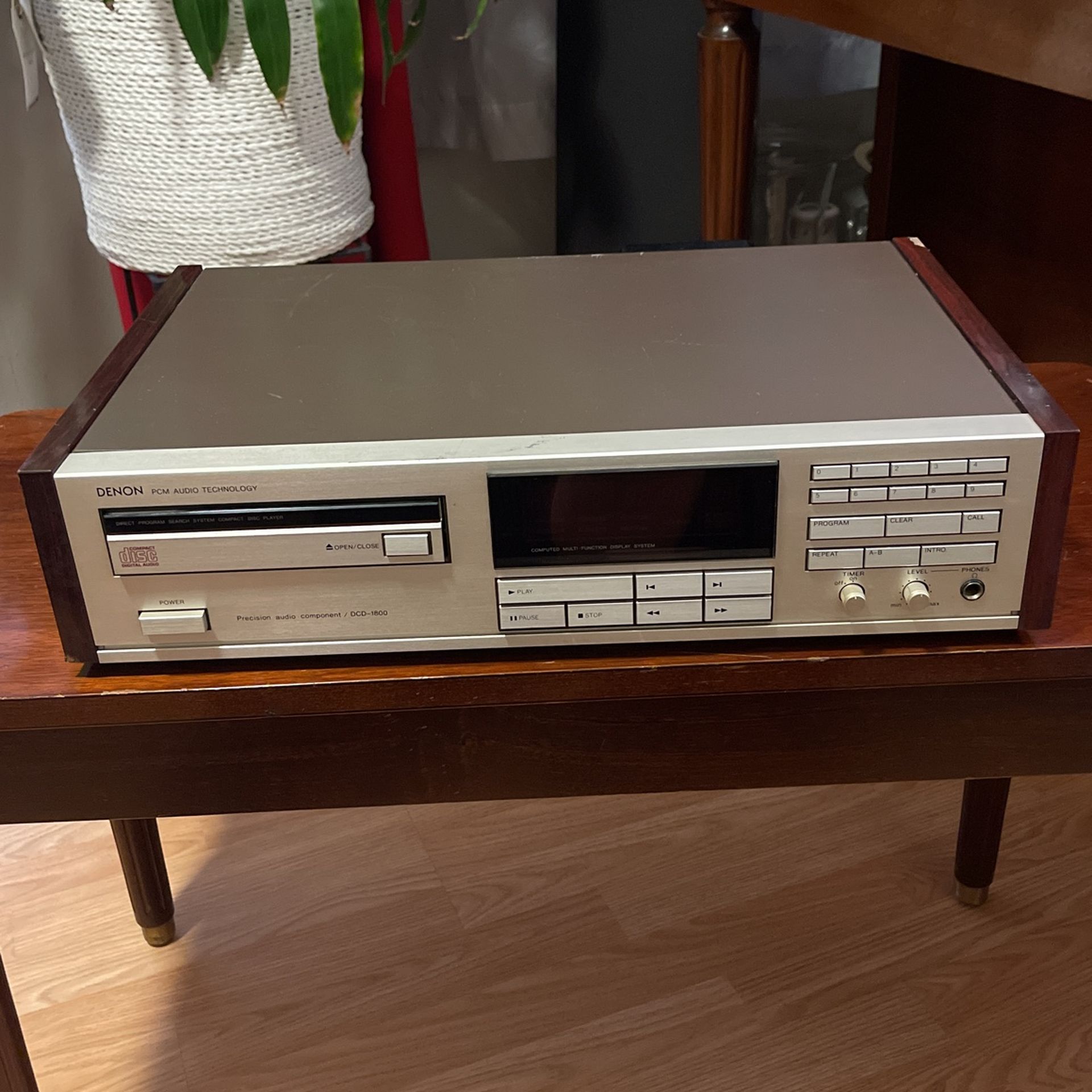 Vintage Denon DCD -1800 - CD Player