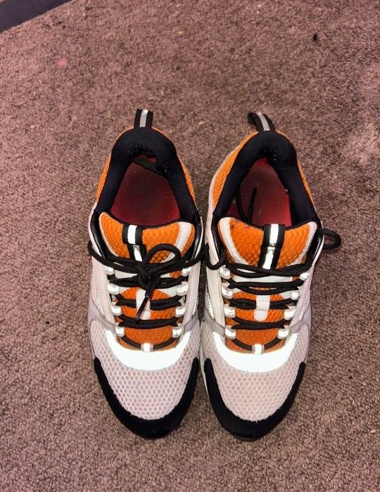 Dior B22s With Scuffs