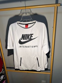 Nike International Short Sleeve Sweatshirt