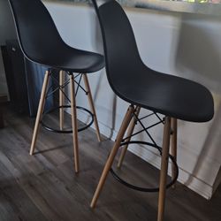 Set Of Counter Stools With Wood Dowel Legs