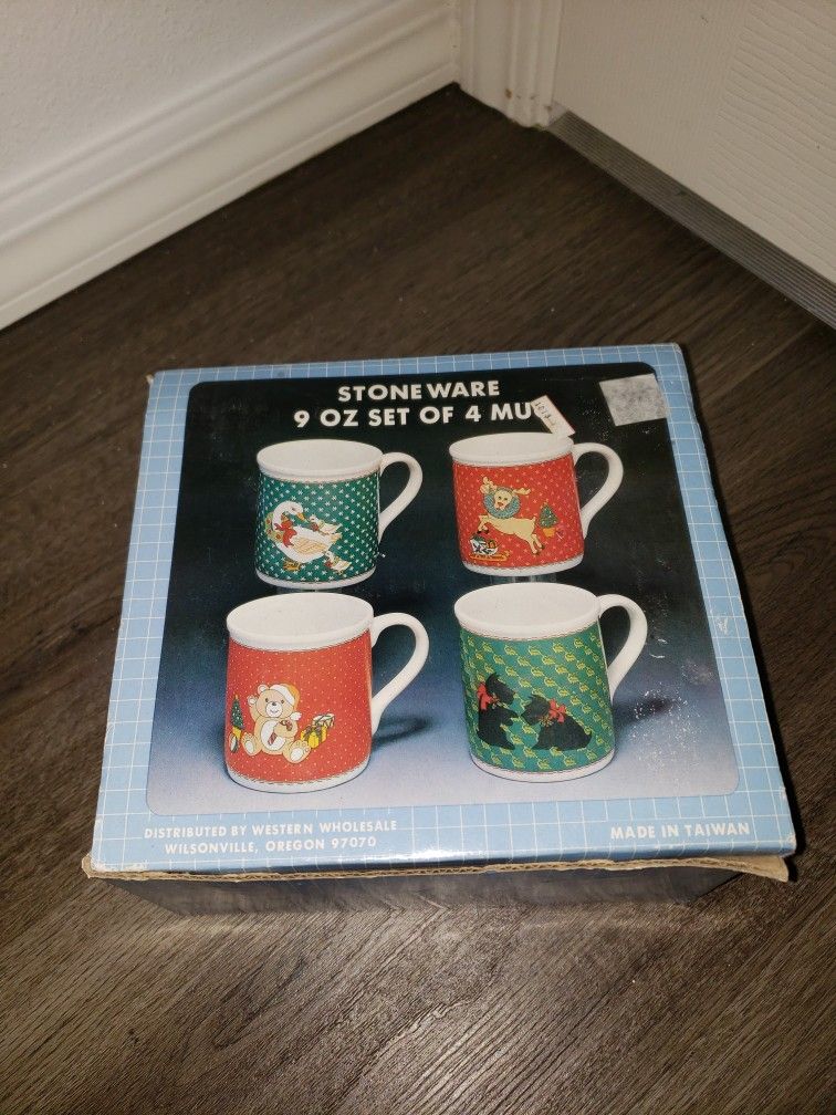 Holiday Mug Set