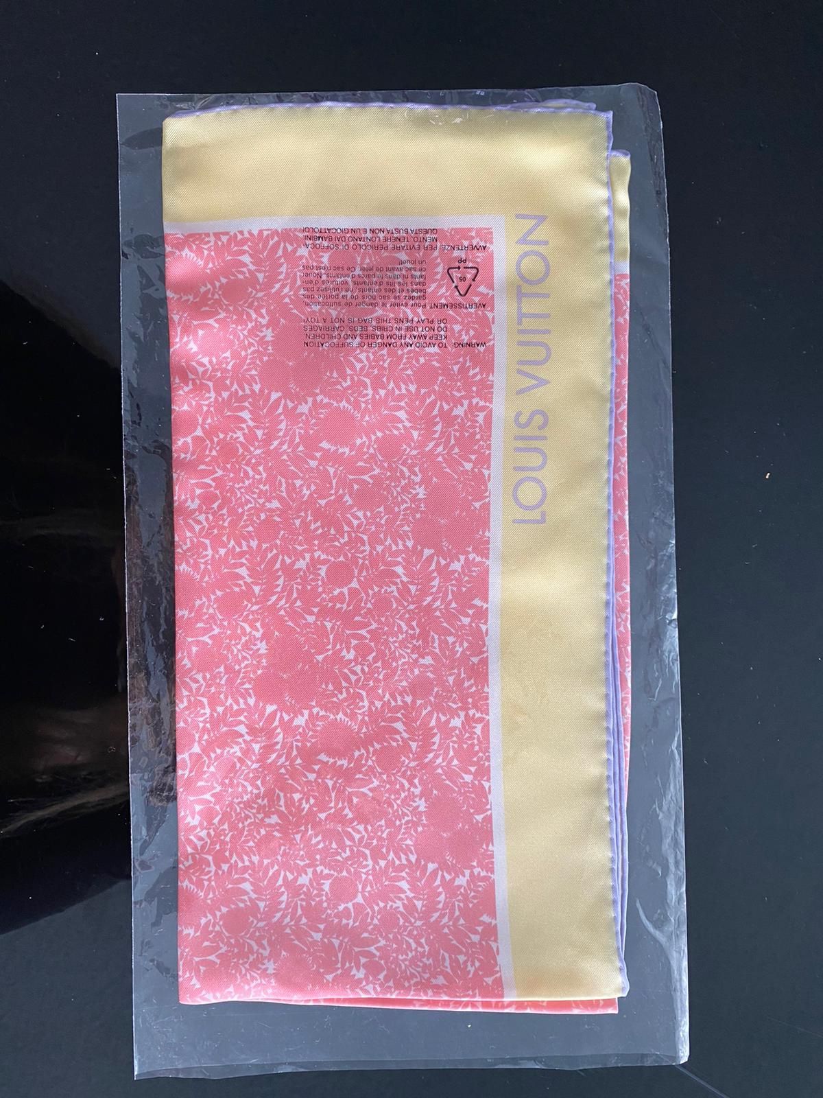 Louis Vuitton 100% Silk Scarf LV for Sale in Fort Myers, FL - OfferUp