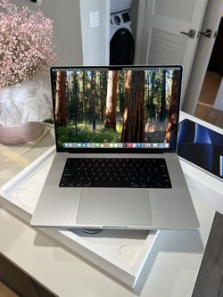 M2 Pro MacBook Pro 16-inch Apple M2 Pro - 16GB Memory - 512GB SSD - Laptop