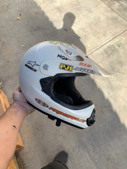 Motorcycle helmet