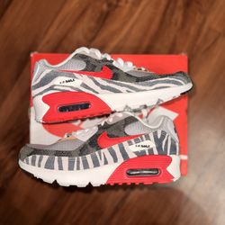 Nike Air Max 90 (Size 4.5Y - Size 6 Women’s) 
