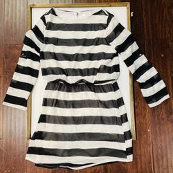 Charming Charlie Women’s Small Black & White Striped Long Sleeve Dress; 100% Polyester; Black and White Horizontal Stripes; 32” in Total Height