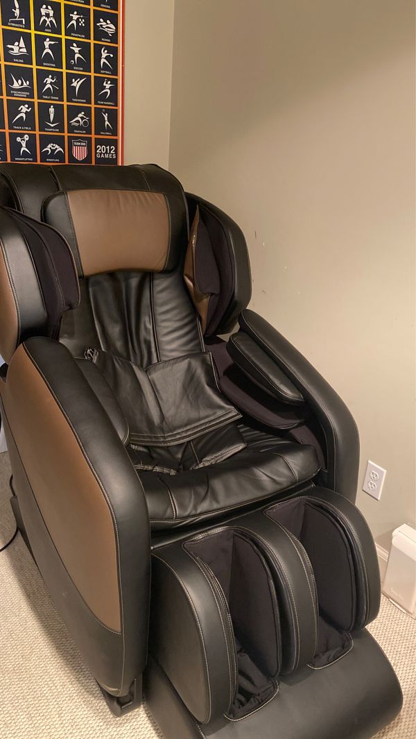 Brookstone massage chair for Sale in Seattle, WA - OfferUp