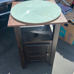 Stand w Glass Display