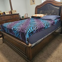 Free QUEEN Bedroom Set