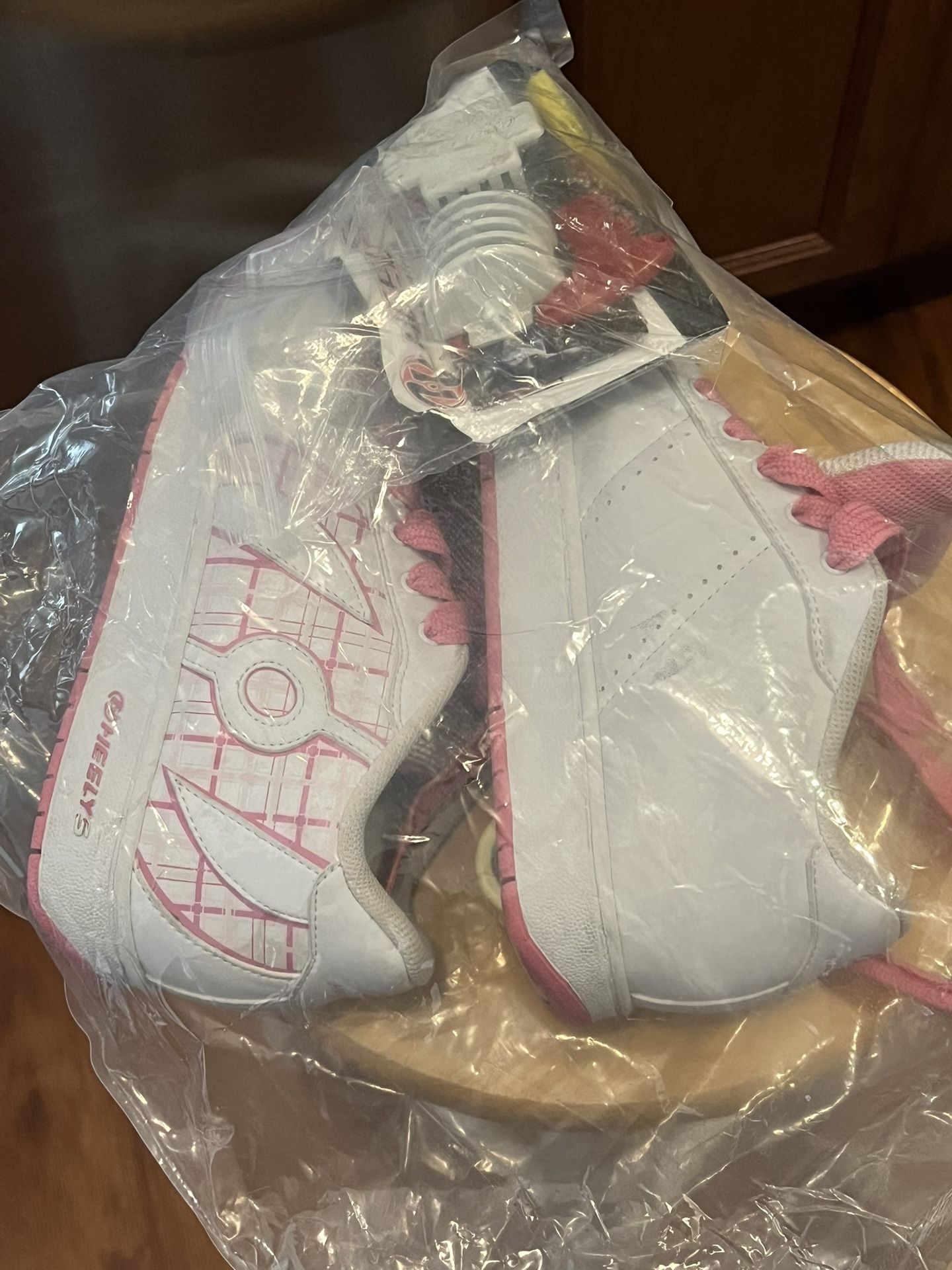 HEELYS Wheeled Heel Shoe Size US 8/9