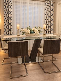 Elegant table with 4 chairs