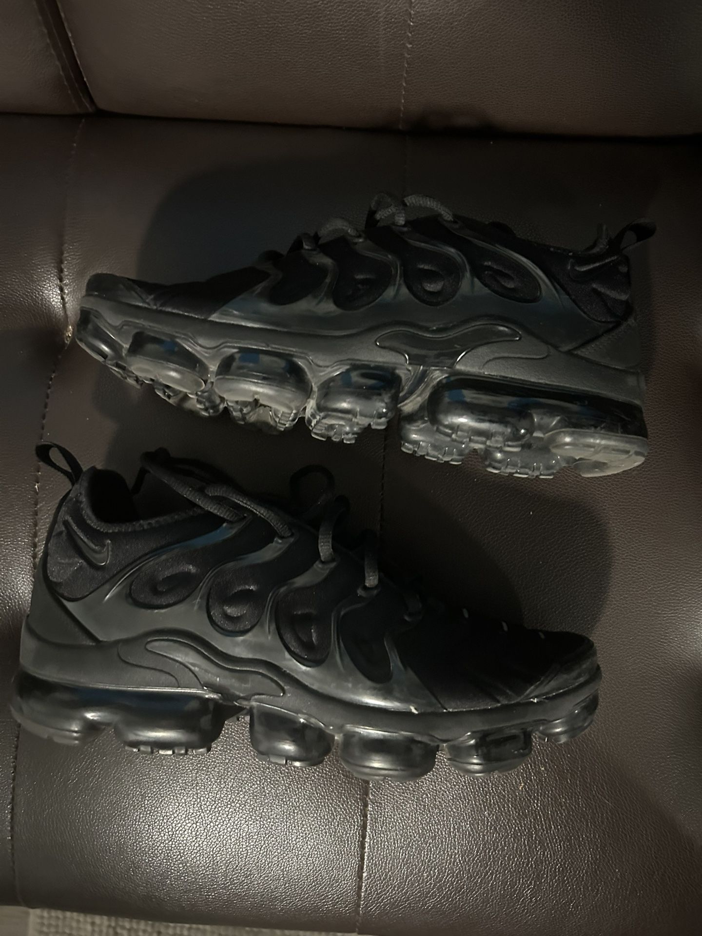 Vapor Maxes Size 10 (fits A 9)